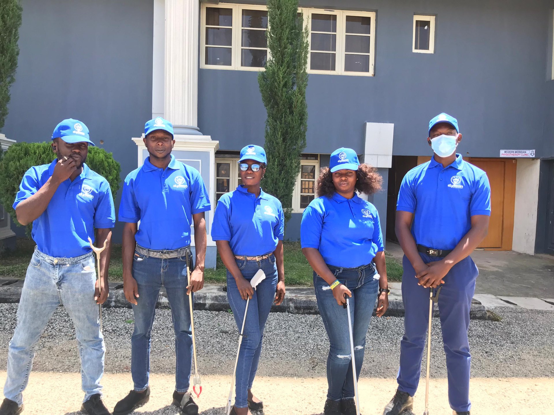 D.Yilson Cleaners team